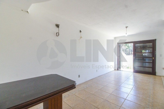 Imagem Casa com 3 Quartos à Venda, 297 m² em Jardim Itu - Porto Alegre Imagem Casa com 3 Quartos à Venda, 297 m² em Jardim Itu - Porto Alegre