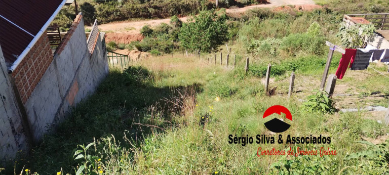 Terreno à Venda, 416 m² em Campos Do Jordão