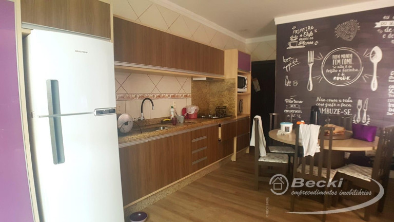 Imagem Sobrado com 3 Quartos à Venda, 200 m² em Santa Catarina - Joinville