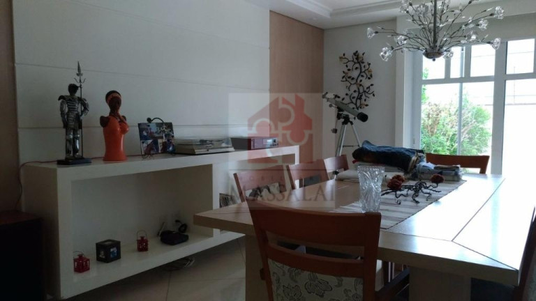 Imagem Casa com 4 Quartos à Venda, 375 m² em Jardim Carvalho - Porto Alegre Imagem Casa com 4 Quartos à Venda, 375 m² em Jardim Carvalho - Porto Alegre