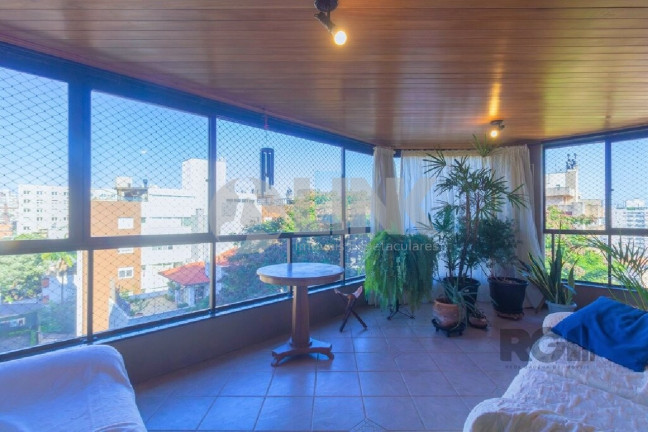 Imagem Apartamento com 3 Quartos à Venda, 190 m² em Auxiliadora - Porto Alegre Imagem Apartamento com 3 Quartos à Venda, 190 m² em Auxiliadora - Porto Alegre