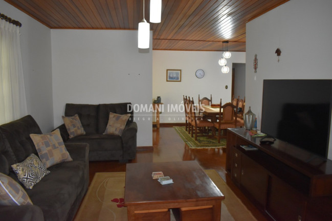 Imagem Casa com 4 Quartos à Venda, 167 m² em Região Do Vale Encantado - Campos Do Jordão Imagem Casa com 4 Quartos à Venda, 167 m² em Região Do Vale Encantado - Campos Do Jordão