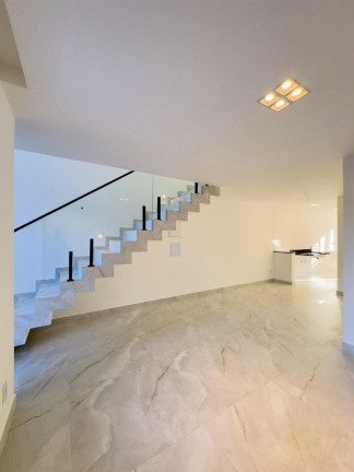 Casa com 3 Quartos à Venda, 125 m² em Portal De Jacaraípe - Serra