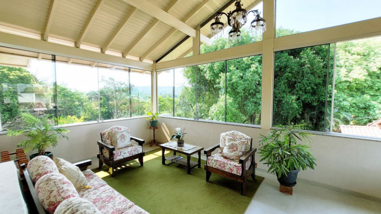 Imagem Casa com 3 Quartos à Venda, 205 m²