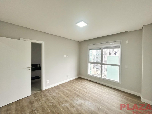Imagem Apartamento com 3 Quartos para Alugar, 118 m² em Centro - Balneário Camboriú Imagem Apartamento com 3 Quartos para Alugar, 118 m² em Centro - Balneário Camboriú