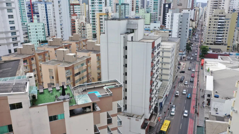 Imagem Apartamento com 12 Quartos para Alugar, em Centro - Balneário Camboriú Imagem Apartamento com 12 Quartos para Alugar, em Centro - Balneário Camboriú