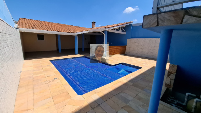 Imagem Casa de Condomínio com 3 Quartos à Venda, 304 m² em Barueri