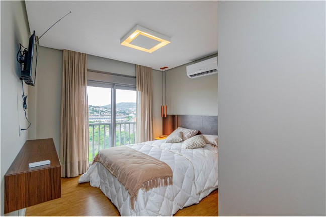 Imagem Imóvel com 3 Quartos à Venda, em Menino Deus - Porto Alegre Imagem Imóvel com 3 Quartos à Venda, em Menino Deus - Porto Alegre