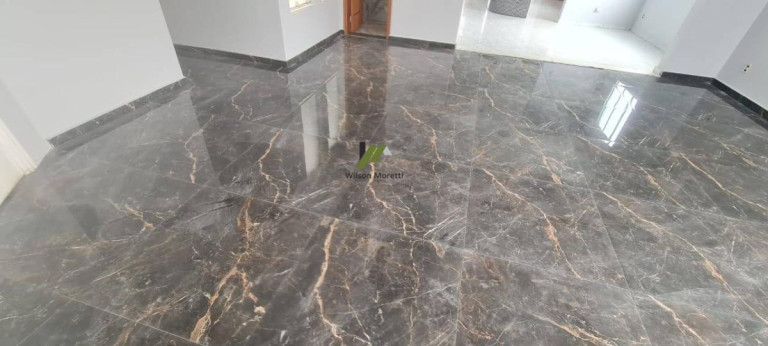 Imagem Casa com 5 Quartos à Venda, 320 m²