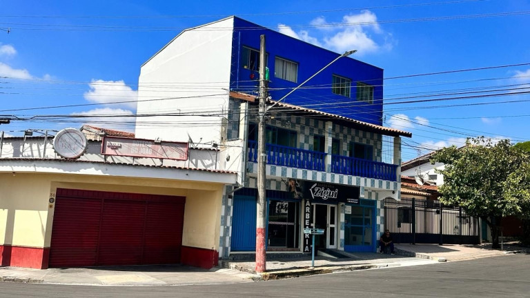 Imóvel Comercial à Venda, 480 m² em Santana - Pindamonhangaba