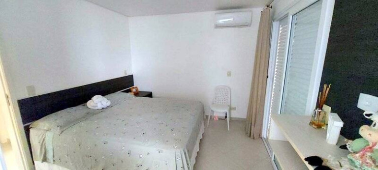 Imagem Casa com 4 Quartos à Venda, 230 m² em Peruíbe