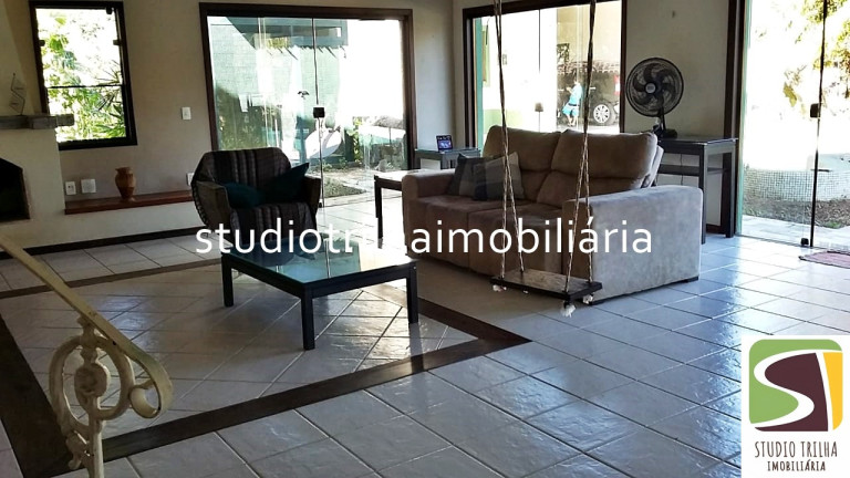 Imagem Sobrado com 3 Quartos à Venda, em água Branca - Ilhabela Imagem Sobrado com 3 Quartos à Venda, em água Branca - Ilhabela