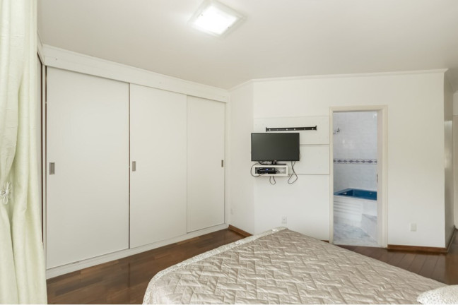 Imagem Casa com 3 Quartos à Venda, 260 m²