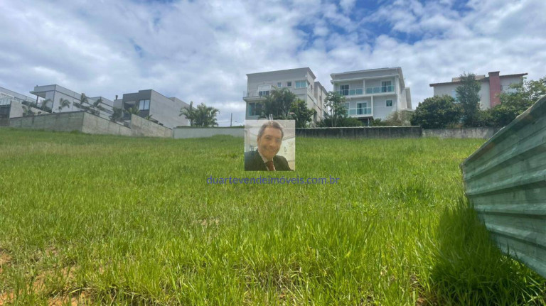Terreno em Condomínio à Venda, 656 m² em Jardim Do Golf I - Jandira
