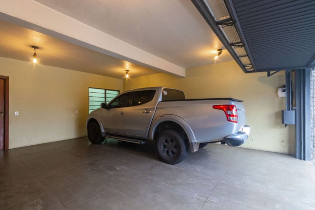 Imagem Imóvel com 3 Quartos à Venda,  em Jardim Planalto - Porto Alegre