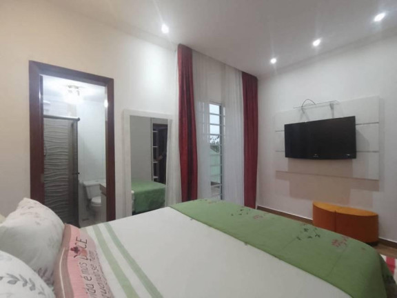 Imagem Casa com 4 Quartos à Venda, 500 m² em Jacarepaguá - Rio De Janeiro