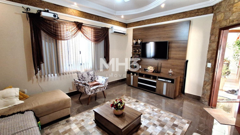 Imagem Casa com 4 Quartos à Venda, 215 m² em Vila Menuzzo - Sumaré