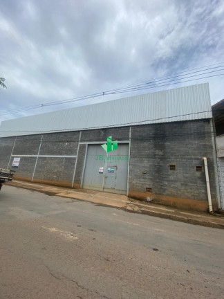 Imóvel para Alugar, 300 m² em Monte Carmelo - Montes Claros