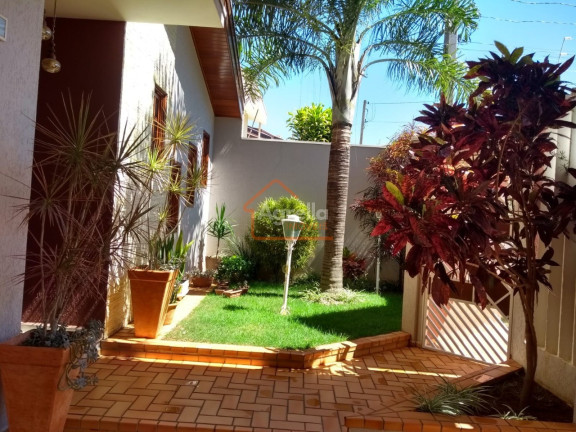 Imagem Casa com 3 Quartos à Venda, 300 m² em Jardim Jacira - Mogi Guaçu Imagem Casa com 3 Quartos à Venda, 300 m² em Jardim Jacira - Mogi Guaçu