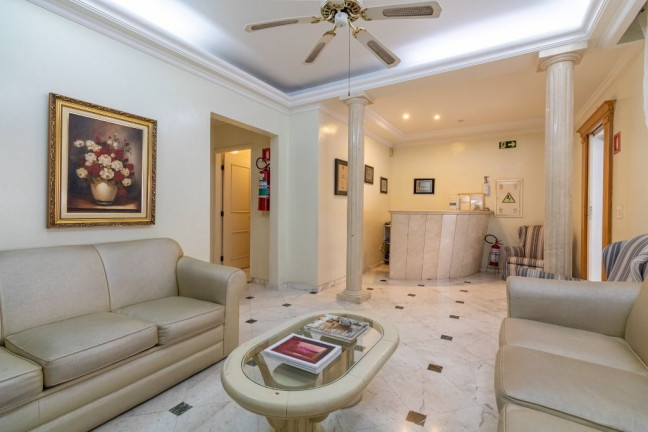 Casa com 8 Quartos para Alugar, 255 m² em Vila Nova Conceição - São Paulo