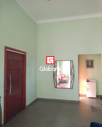 Imagem Imóvel com 3 Quartos à Venda, 225 m² em Pirapora - Montes Claros