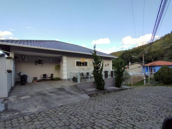Imagem Casa com 3 Quartos à Venda, 141 m² em Albuquerque - Teresópolis Imagem Casa com 3 Quartos à Venda, 141 m² em Albuquerque - Teresópolis