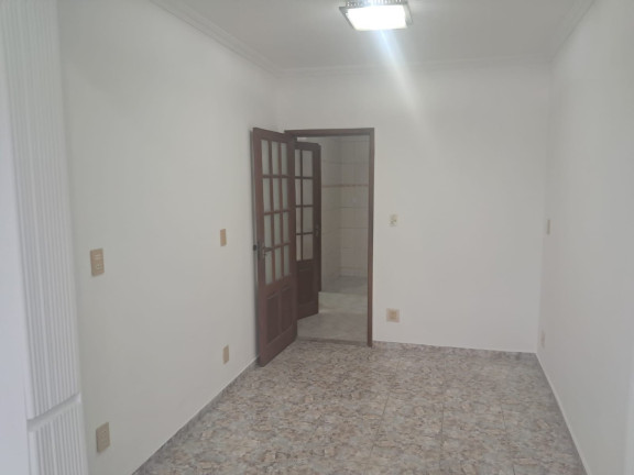 Imagem Casa com 3 Quartos à Venda, 600 m² em Campo Grande - Rio De Janeiro