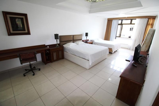 Imagem Imóvel com 3 Quartos para Temporada, em Copacabana - Rio De Janeiro Imagem Imóvel com 3 Quartos para Temporada, em Copacabana - Rio De Janeiro
