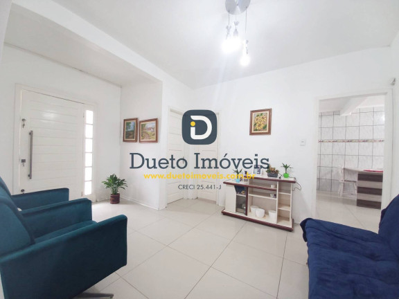 Imagem Casa com 5 Quartos à Venda, 212 m² em Camobi - Santa Maria
