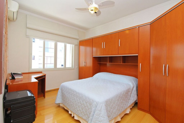 Imagem Apartamento com 2 Quartos à Venda, 71 m² em São João - Porto Alegre