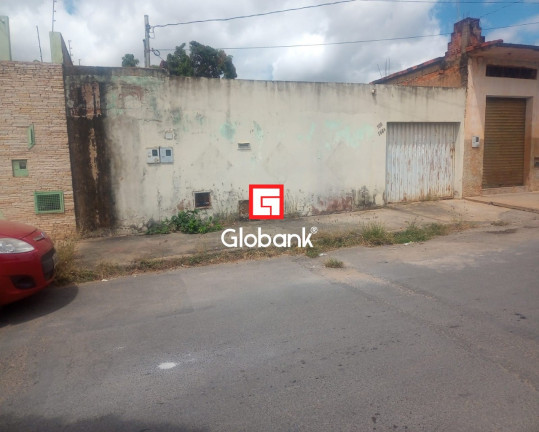 Sobrado com 3 Quartos à Venda, 100 m² em Delfino Magalhães - Montes Claros