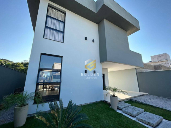 Sobrado com 3 Quartos à Venda, 218 m² em Bosque Da Mata - Tijucas