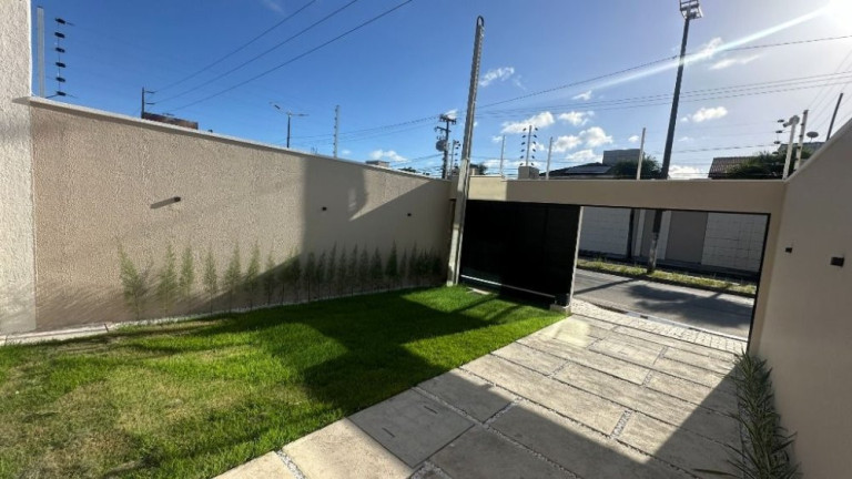 Casa com 3 Quartos à Venda, 137 m² em Pires Façanha - Eusébio