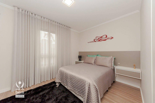 Imagem Sobrado com 3 Quartos à Venda, 118 m² em Santa Cândida - Curitiba