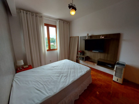 Imagem Casa com 3 Quartos à Venda, 260 m² em Jardim Cascata - Teresópolis