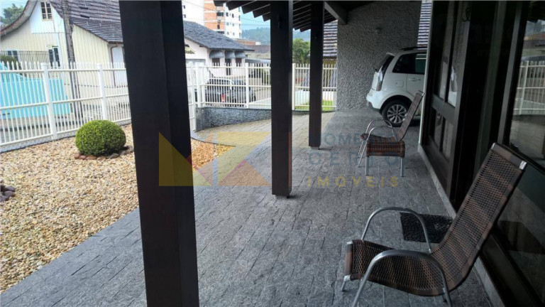 Imagem Casa com 3 Quartos à Venda, 195 m² em Velha - Blumenau Imagem Casa com 3 Quartos à Venda, 195 m² em Velha - Blumenau