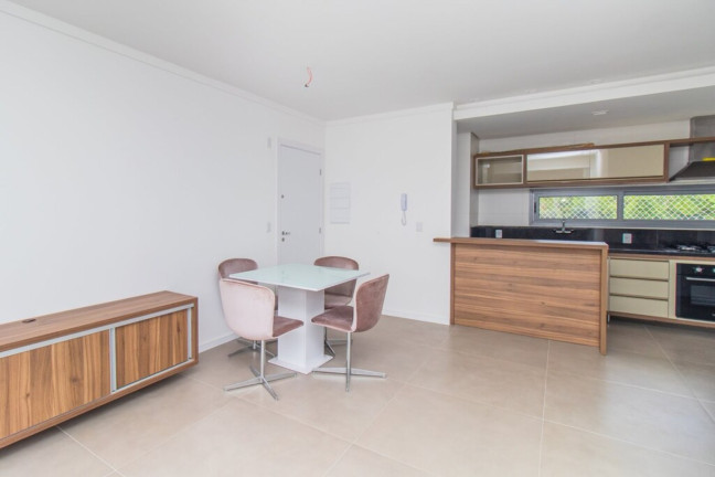Imagem Imóvel com 2 Quartos à Venda, 77 m² em Menino Deus - Porto Alegre Imagem Imóvel com 2 Quartos à Venda, 77 m² em Menino Deus - Porto Alegre