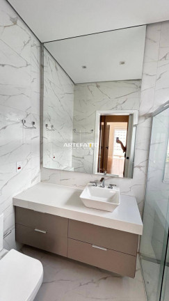 Imagem Casa com 3 Quartos à Venda, 250 m²