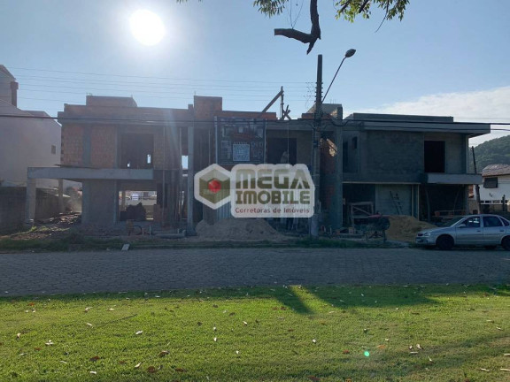 Casa com 3 Quartos à Venda, 187 m² em Córrego Grande - Florianópolis