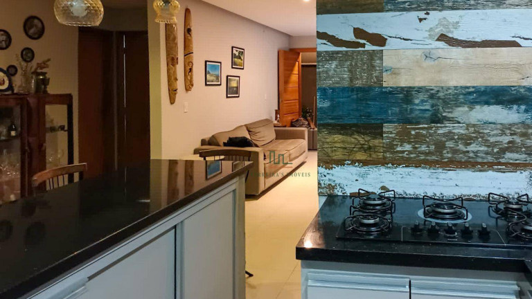 Imagem Casa com 5 Quartos à Venda, 300 m² em Itaipu - Niterói Imagem Casa com 5 Quartos à Venda, 300 m² em Itaipu - Niterói