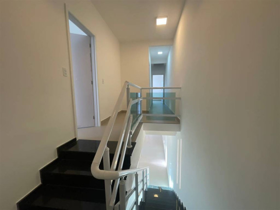 Imagem Sobrado com 3 Quartos à Venda, 130 m² em Flórida - Praia Grande Imagem Sobrado com 3 Quartos à Venda, 130 m² em Flórida - Praia Grande