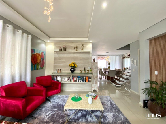 Imagem Casa com 3 Quartos à Venda, 300 m² em Estreito - Florianópolis Imagem Casa com 3 Quartos à Venda, 300 m² em Estreito - Florianópolis