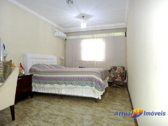 Imagem Casa com 4 Quartos à Venda, 233 m² em Fazendinha - Teresópolis