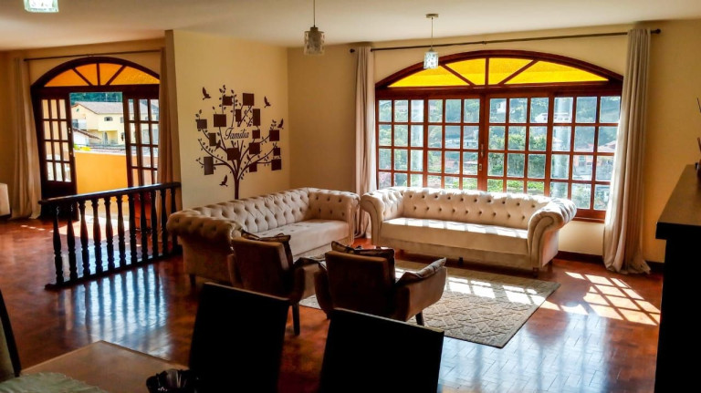 Imagem Casa com 5 Quartos à Venda, 200 m² em Panorama - Teresópolis Imagem Casa com 5 Quartos à Venda, 200 m² em Panorama - Teresópolis
