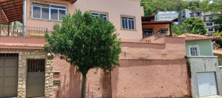 Imagem Imóvel com 5 Quartos à Venda, 200 m² em Santa Helena - Juiz De Fora Imagem Imóvel com 5 Quartos à Venda, 200 m² em Santa Helena - Juiz De Fora