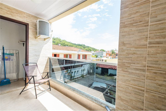 Imagem Imóvel com 6 Quartos à Venda, em Ponta Das Canas - Florianópolis Imagem Imóvel com 6 Quartos à Venda, em Ponta Das Canas - Florianópolis
