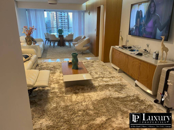 Apartamento com 3 Quartos à Venda, 180 m² em Vila Nova Conceição - São Paulo
