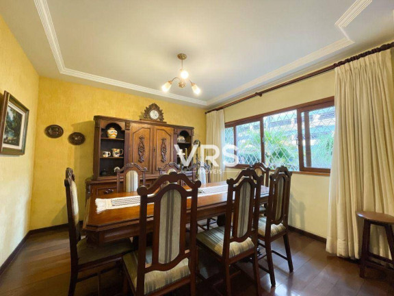 Imagem Casa com 3 Quartos à Venda, 141 m² em Várzea - Teresópolis