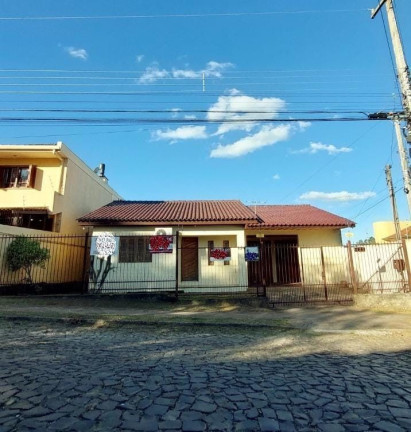 Casa com 3 Quartos à Venda, 69 m² em Camobi - Santa Maria
