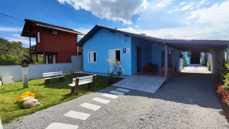 Imóvel com 4 Quartos à Venda,  em Alto Arroio - Imbituba
